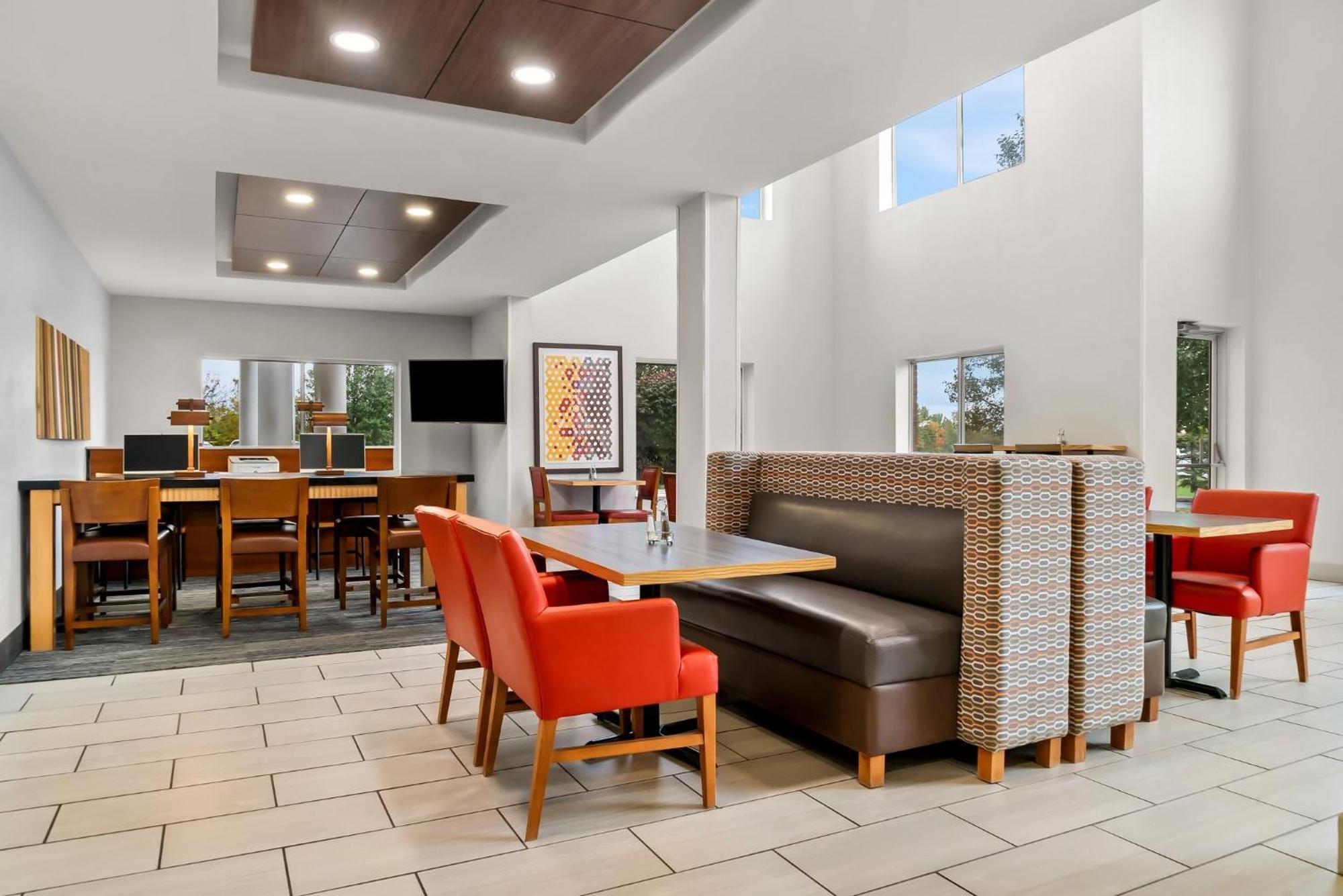 Holiday Inn Express Hotel & Suites Marion By Ihg Exteriér fotografie