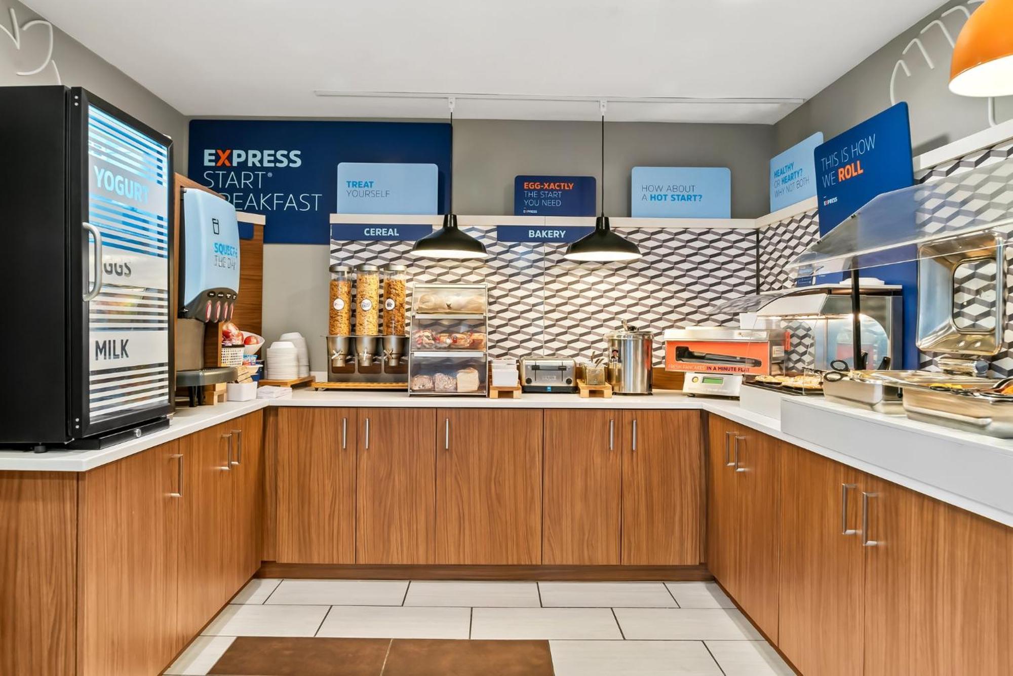 Holiday Inn Express Hotel & Suites Marion By Ihg Exteriér fotografie