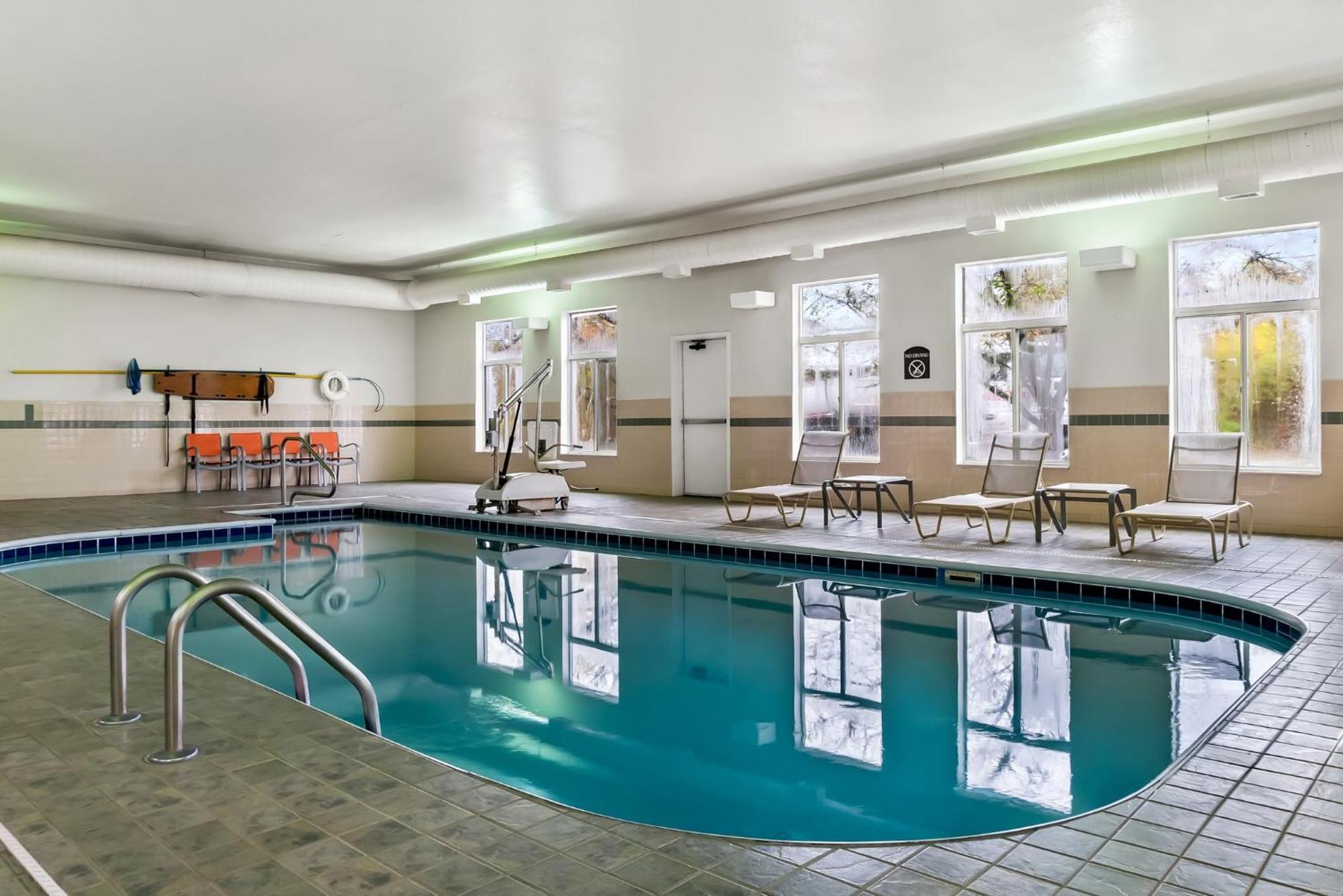 Holiday Inn Express Hotel & Suites Marion By Ihg Exteriér fotografie