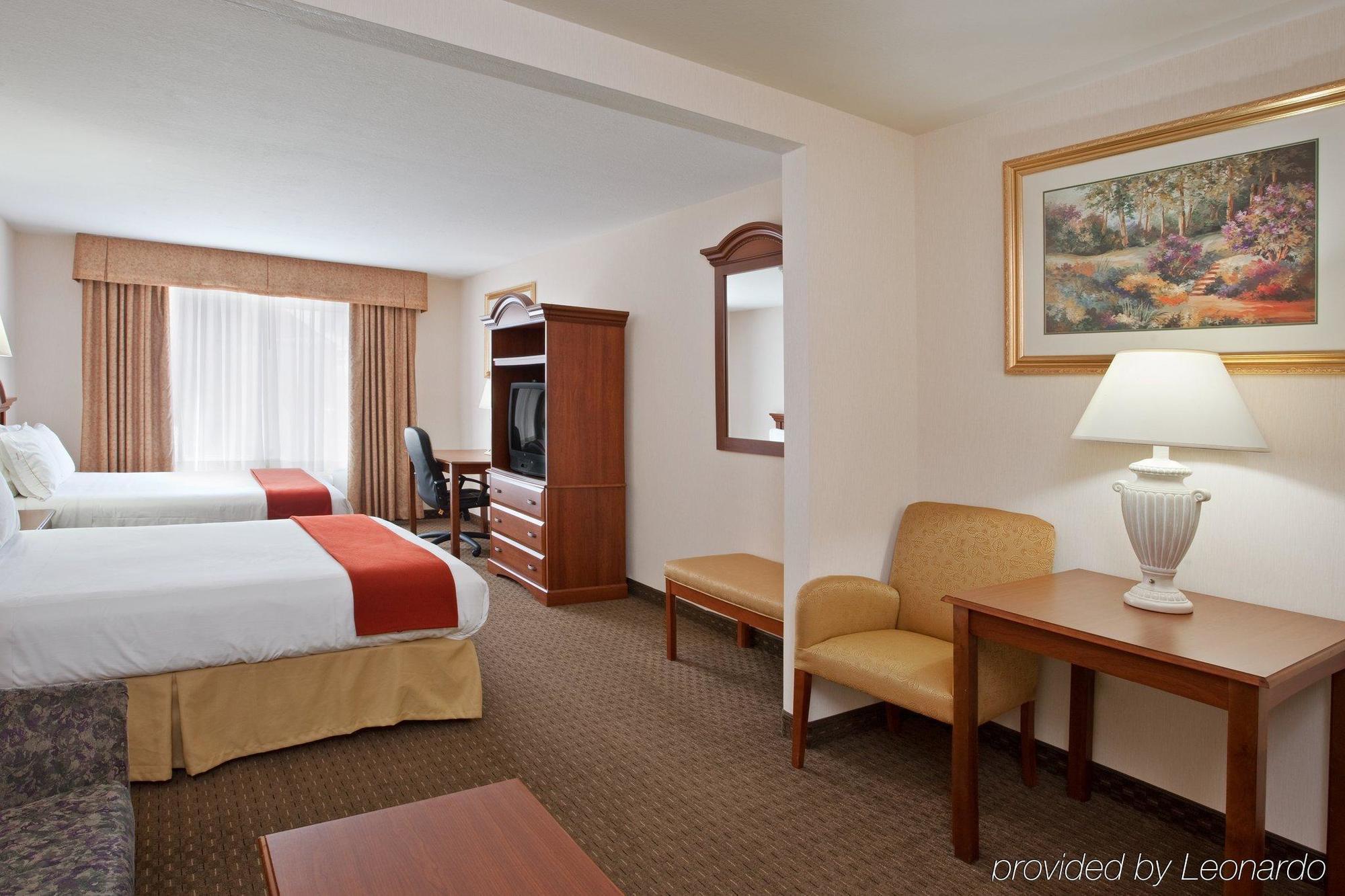 Holiday Inn Express Hotel & Suites Marion By Ihg Pokoj fotografie